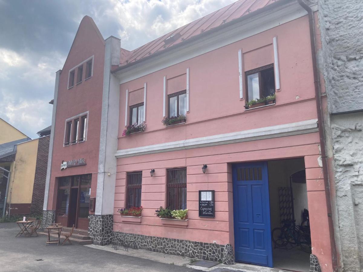 Country House & Restaurant Hronec Екстер'єр фото
